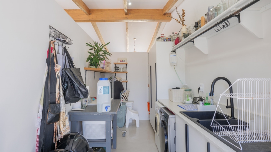 6 Bedroom Property for Sale in Agulhas Western Cape